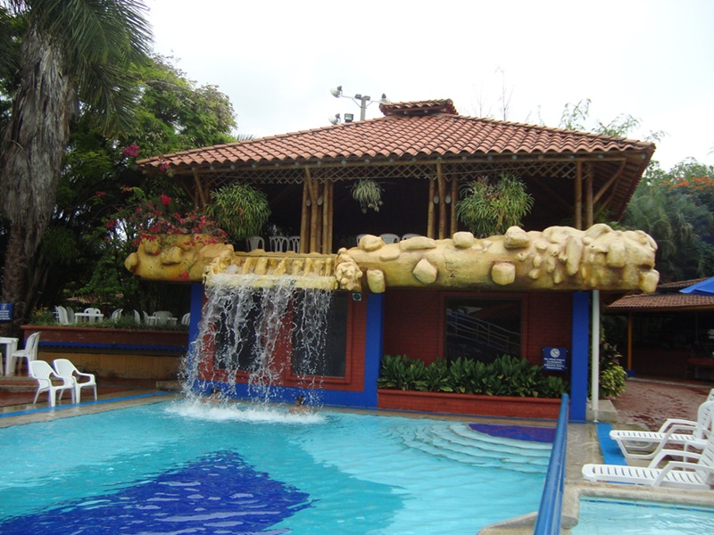 Tardes Caleñas Rozo Aquapark is a recreational tourist center for the whole family