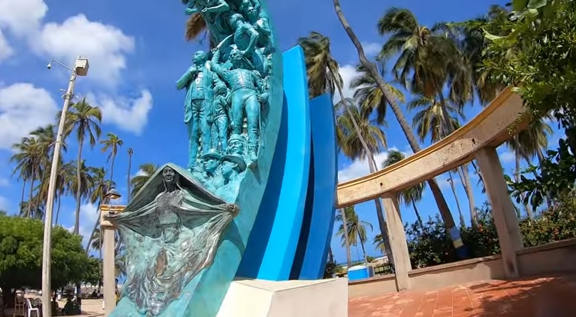 El monumento “La identidad” del artista Yino Marques