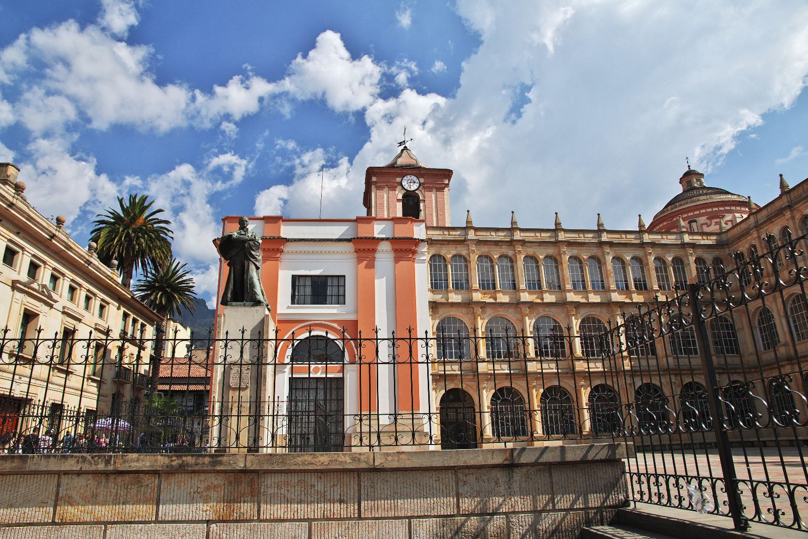 Colegio de san bartalomeo Bogot{a, Colombia