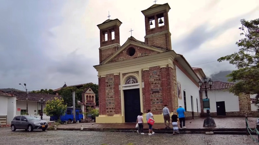 Iglesia de Nuestra Señora de Chiquinquira de Santa Fe de Antioquia - Colombia