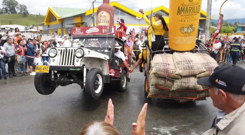 Jeep en el tradicional desfile de Yipaos