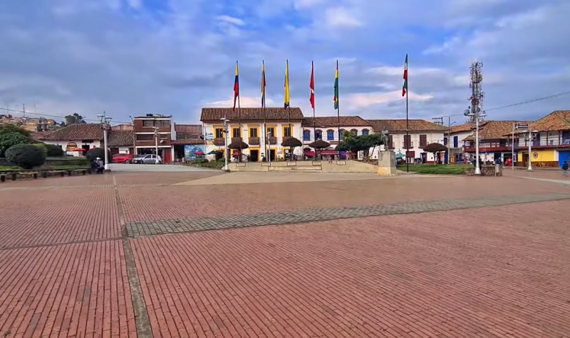 Sitios turísticos y culturales de Zipaquirá - Plaza de la Independencia