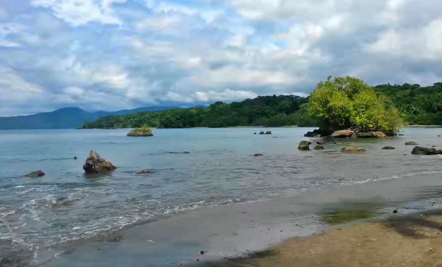La Playa Guachalito se encuentra ubicada en Nuquí, Chocó, Colombia
