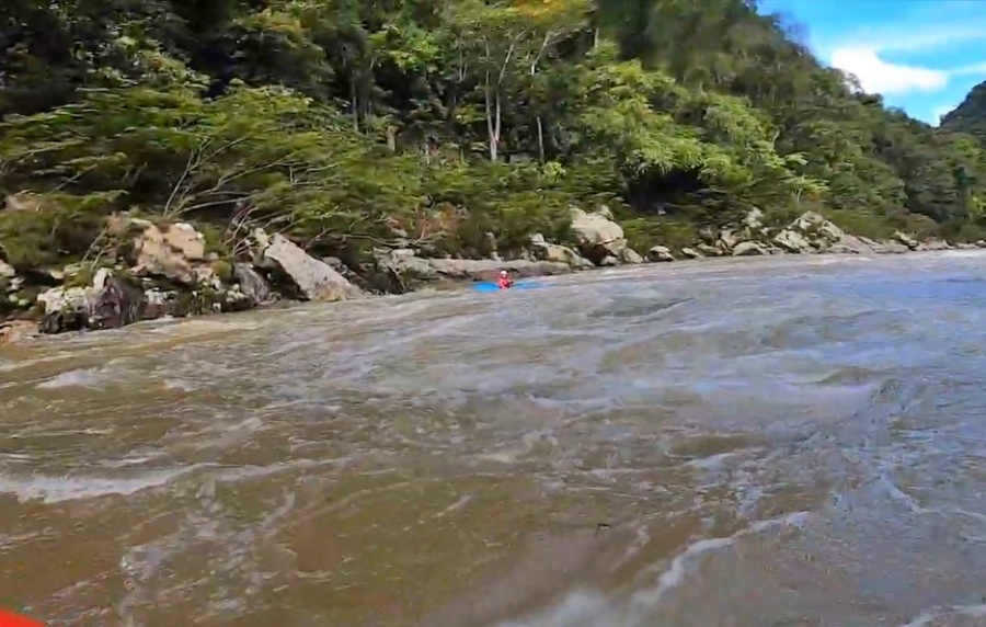 Kayak en el Río Samana, Colombia