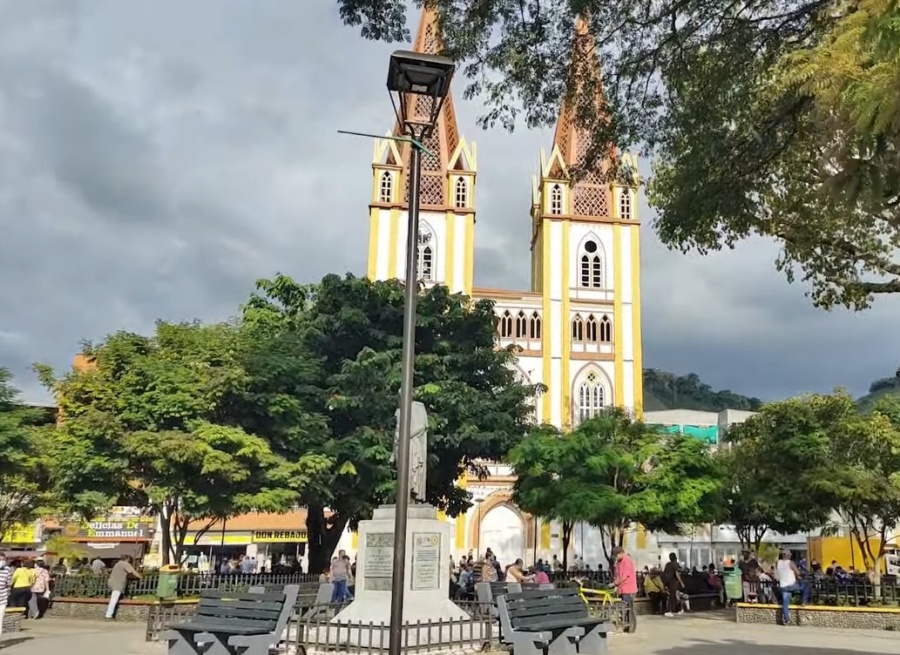 Basilica Nuestra Señora de las Mercedes de Chinchina, Caldas - Colombia