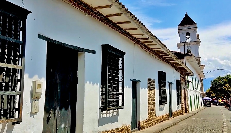 Calle Coloniales y centro Historico de Santa Fe de Antioquia - Colombia