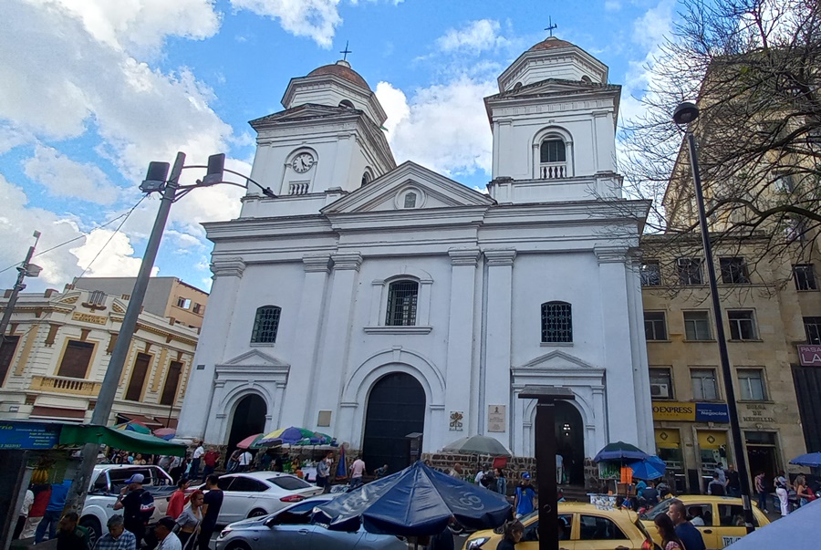 Basílica de Nuestra Señora de la Candelaria Medellín, Colombia – Colombia