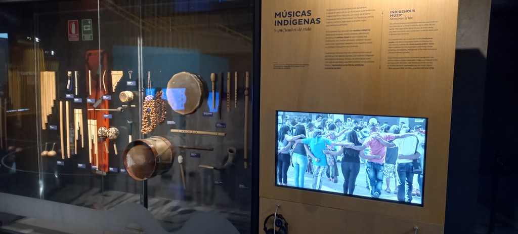En el Parque Explora Sala Música - Medellin -Antioquia Colombia