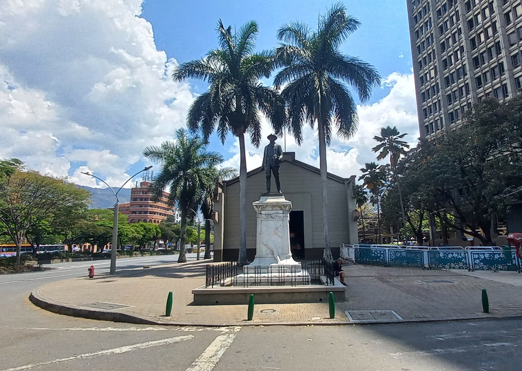 Monumento a Francisco Javier Cisneros, 1957.
