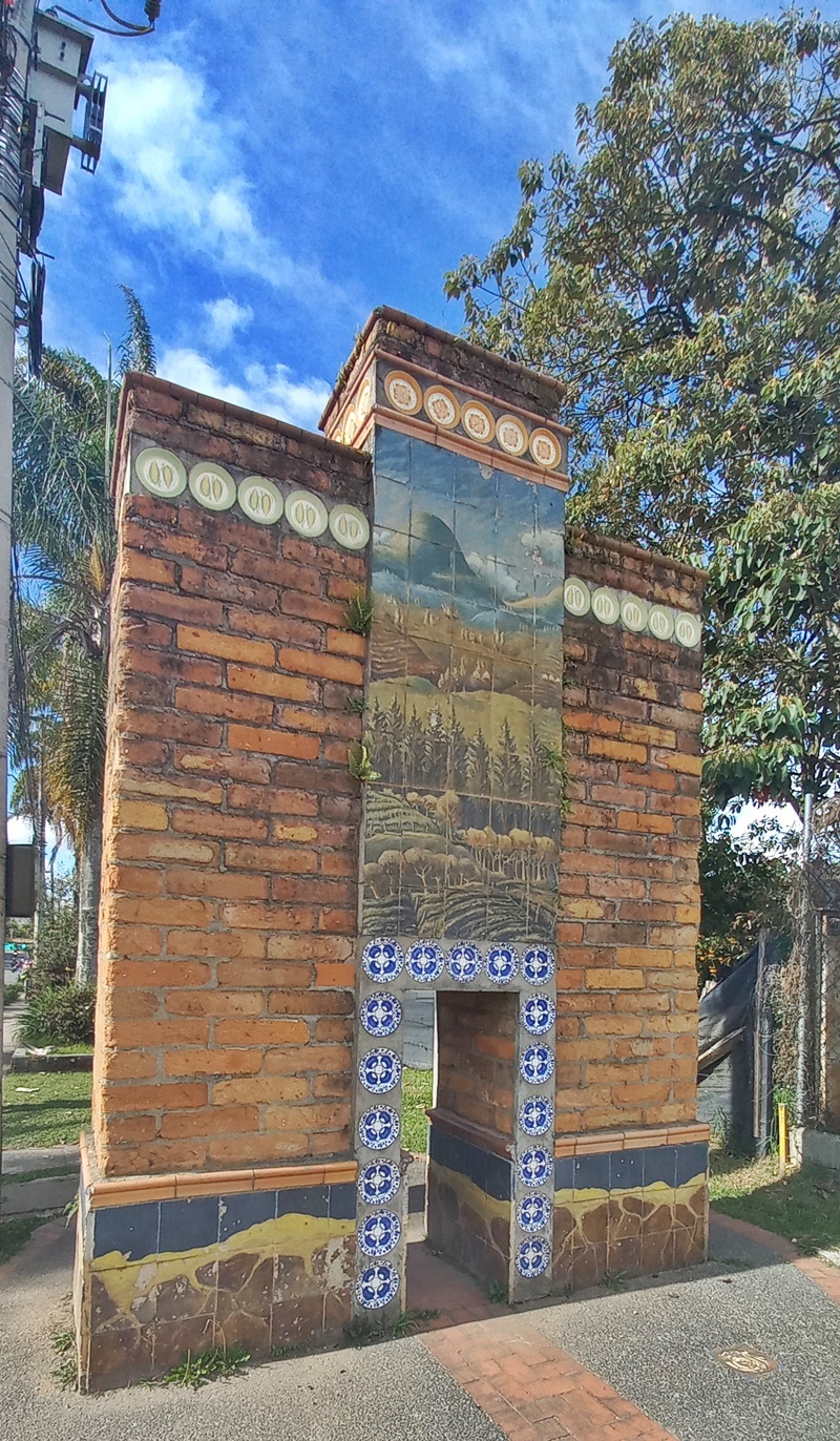 Monumento el Portico de la Loza - Carmen de Viboral - Antioquia Colombia