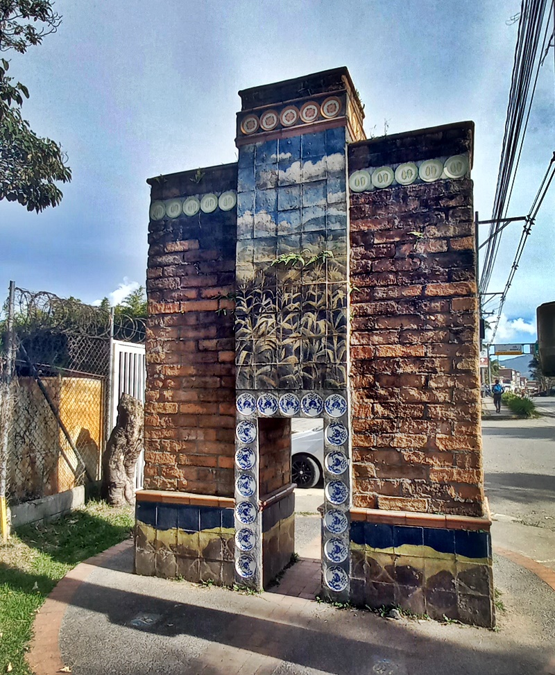 Monumento el Portico de la Loza - Carmen de Viboral Antioquia - Colombia