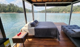 Casa Flotante en medio de la Reserva Natural - El Peñol