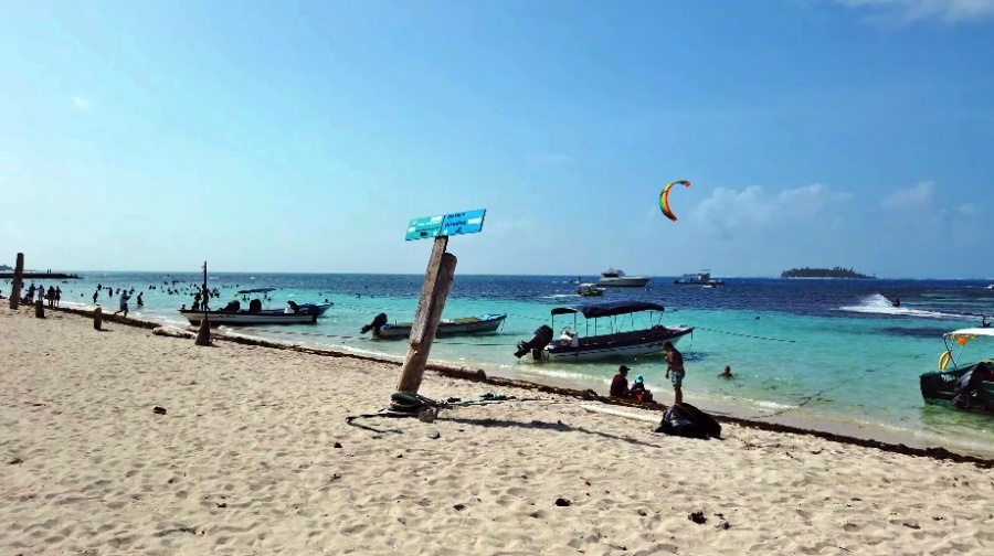 Visita la playa Spratt Bight - San Andres Isla - Colombia