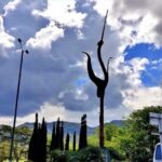 Monumento Cenit del Llano: Monumento que representa las Corocoras. Ave característica del Llano.