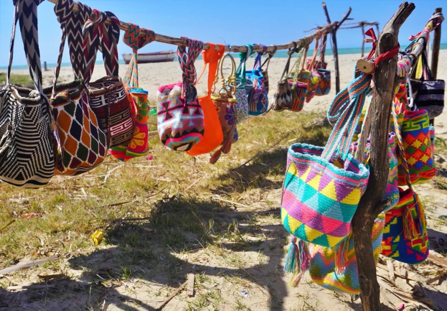 Wayuu mochilas - Artesanias de la Guajira - Colombia
