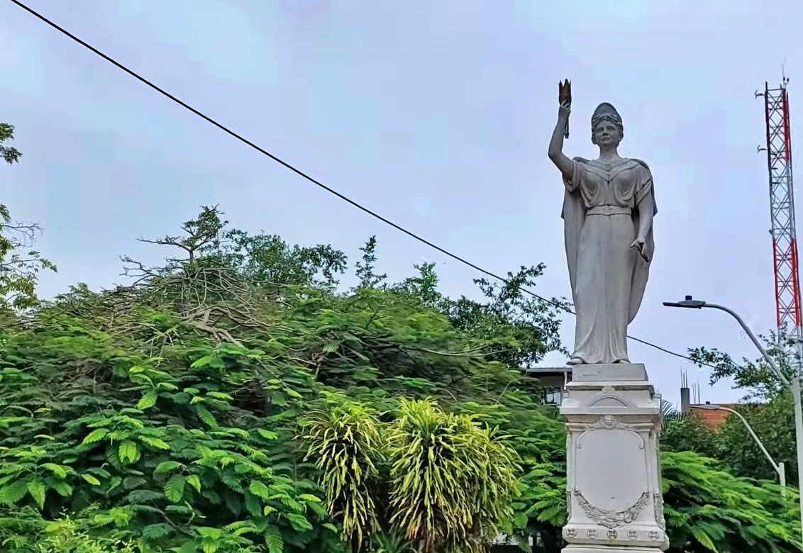 Estatua de la Libertad en Tumaco, Nariño Colombia
