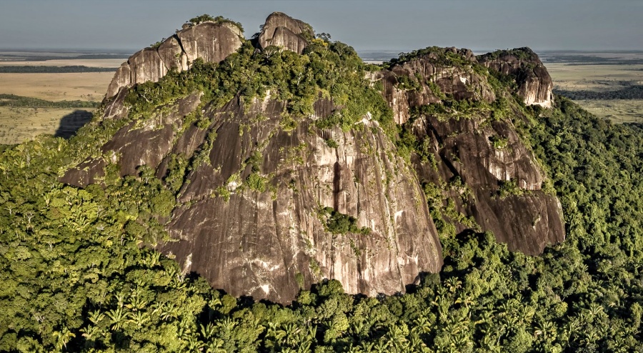 el Cerro Humeante, cerro del Castillo o el cerro del indio - Puerto Carreño - Vichada