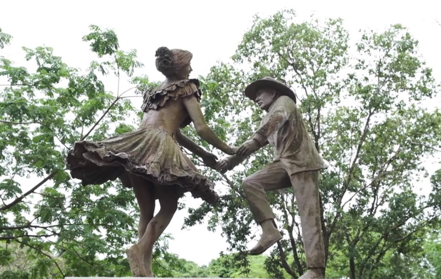 El llanero tiene como baile regional el Joropo