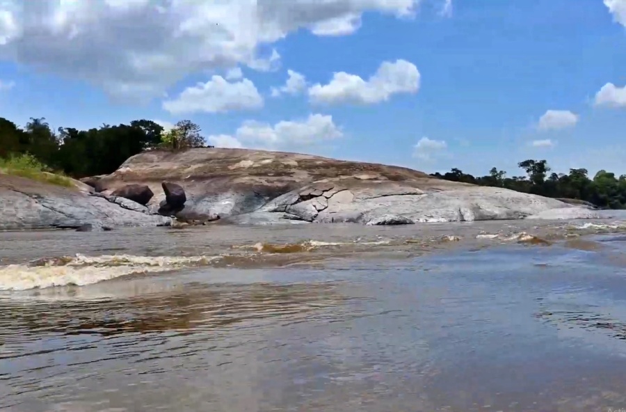 los rápidos de Atures, en la región del Medio Orinoco