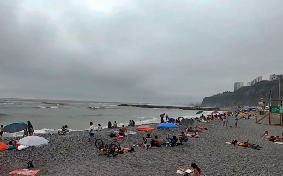 La playa Waikiki está situada en los alrededores de la Bajada Balta, en la Costa Verde.
