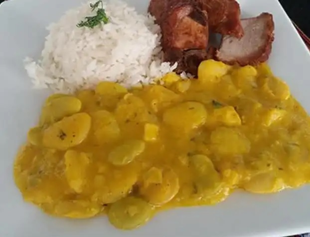 una variedad de fríjol largo y muy sabroso; que se prepara aderezado con ají y guisado.